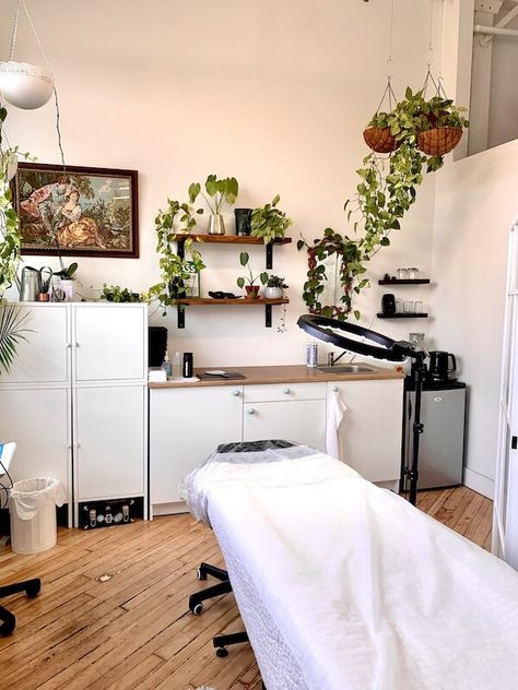 Greenery Spa Room, Microblading Room Set Up, Esthetician Room Storage, Esthetician Room Plants, Eclectic Esthetician Room, Small Microblading Studio Ideas, Skin Studio Decor, Estitician Office Aesthetic, In Home Esthetician Room