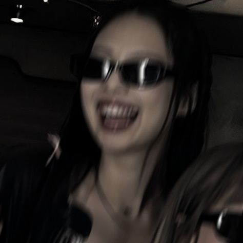 Blackpink Blurry Photo, Jennie Blurry Icons, Jennie Blurry Photos, Profile Girly, Jennie Profile, Jennie Aesthetic Icon, Blur Pic, Blackpink Square Up, Blurry Pictures