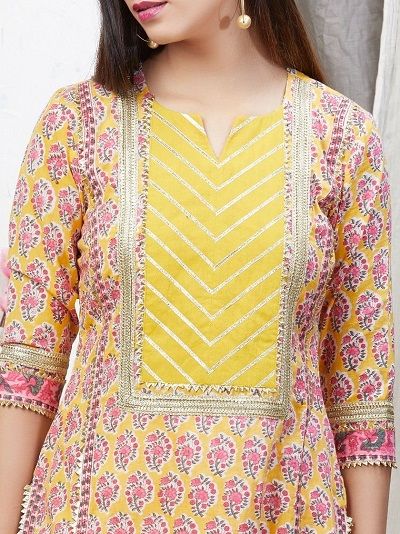 Trendy 50 Kurti Neck Designs For Front (2021) Block Print Designs, Printed Kurti Designs, Suit Neck Designs, Indian Kurti Designs, New Kurti Designs, Simple Kurta Designs, Simple Kurti Designs, Neck Designs For Suits, Kurti Designs Latest