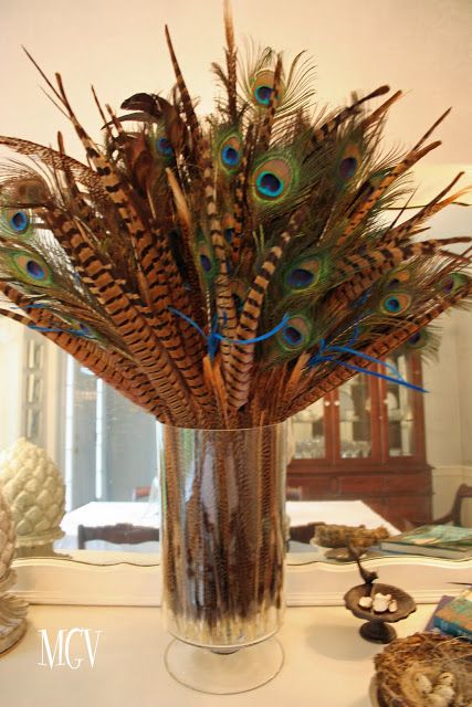 Decorating with Vases - Things to Put in Vases Besides Flowers Things To Put In Vases, Decorating With Vases, Peacock Feather Decor, Peacock Decoration, Feather Arrangements, Vases Diy, Feather Centerpieces, Peacock Decor, Fabulous Diy