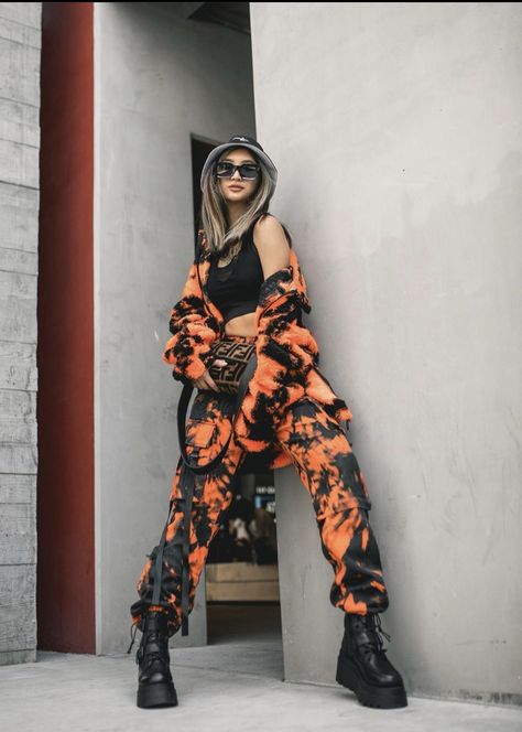 Orange Streetwear Outfit, Clothes Makeover, Winter Fashion Looks, Orange Streetwear, Elements Design, Fits Inspo, Streetwear Men Outfits, Colourful Outfits, Streetwear Outfit