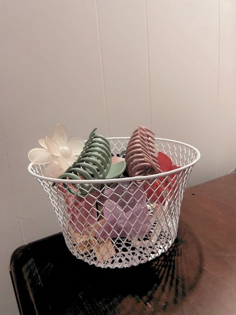 Organization For Hair Accessories, Hair Stuff Organization Bedroom, Hair Stuff Organization, Hair Organization Storage, Hair Clip Organization, Hair Accessory Organization, Dorm Room Ideas Organization, Hair Accessories Organization, Hair Organization