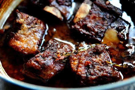 TPW_7770 Short Ribs Recipe, Dutch Oven Recipes, Braised Short Ribs, Short Rib, Pioneer Woman Recipes, Beef Short Ribs, Braised Beef, Ree Drummond, Beef Ribs