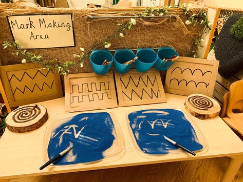 Mark Making Nursery, Reggio Inspired Literacy Activities, Reggio Emilia Inspired Activities, Preschool Reggio Activities, Mark Making Area Eyfs, Regio Emilia Activities Ideas, Reggio Emilia Ideas, Reggio Centers, Reggio Emilia Activities Preschool