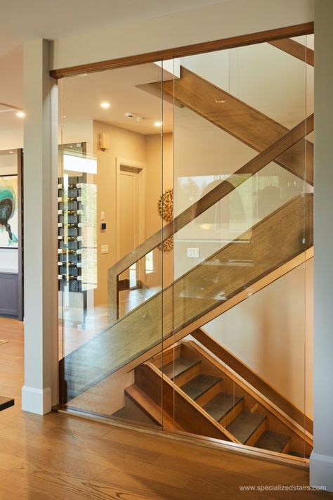 Stairs With Glass Wall, Glass Wall Stairs, Stairs Glass Wall, White Oak Stairs, Upstairs Lounge, Winder Stairs, Eighties Party, Glass Wall Design, Glass Railing Stairs