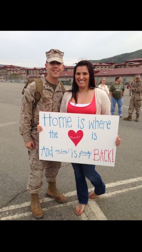 home is where heart is homecoming sign Deployment Homecoming Signs, Military Homecoming Signs, Military Welcome Home, Welcome Home Soldier, Soldiers Coming Home, Homecoming Signs, Deployment Homecoming, Military Wife Life, Army Wife Life