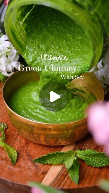 Green Chutney For Chaat, Sandwich Green Chutney Recipe, Green Chutney For Sandwich, Green Chutney Recipe India, Mint Chutney Recipe, Chickpea Noodle, Chutney Sandwich, Green Chutney Recipe, Crispy Chickpea