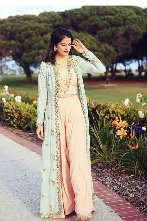 Long Jacket Style, Long Jacket Outfit, How To Wear Denim Jacket, Long Jacket Dresses, Diwali Dresses, Gaun Fashion, Salwar Kamiz, Indian Gowns Dresses, Sarees Collection