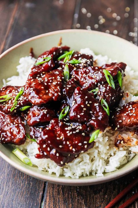 Easy Sticky Crispy Mongolian Beef Recipe | Sweet Tea | Thyme Sticky Korean Beef, Sticky Beef Recipes, Crispy Mongolian Beef, Ginger Beef Recipe, Sticky Beef, Beef Tips Recipe, Mongolian Beef Recipe, Beef Tip Recipes, Sticky Sauce