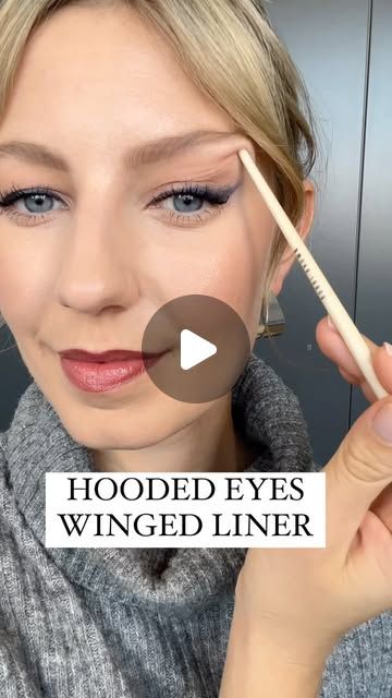 Hooded Blue Eyes Makeup, Eye Liner Step By Step How To Put On, Liner On Hooded Eyes, Table Products, Eyeshadow Step By Step, Droopy Eyelids, Liner Makeup, Blue Liner, A Wing