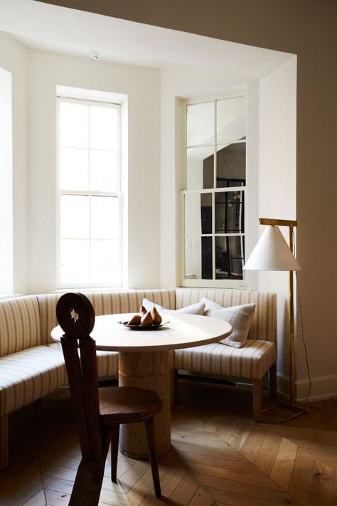 10 Breakfast Nooks You’ll Want to Curl Up In and Never Leave Bay Window Nook, Window Nook, Bow Window, Gorgeous Interiors, Plywood Furniture, Dining Nook, Greenwich Village, First Apartment, Step Inside