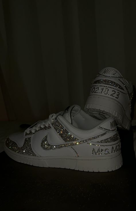 Bride Nike Dunks, Nike Dunks Wedding, Bedazzled Nike Shoes, Shoes With Glitter, Black Sparkly Sneakers, Bedazzled Nike Dunks, Sparkly Nike Shoes, Prom Shoes Sneakers, Quince Nike Shoes