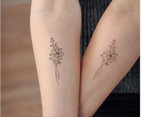 Mother Daughter Tattoos Ideas, 30 Tattoo Ideas, Mum And Daughter Tattoo, Bunami Ink, Mommy Daughter Tattoos, Violet Flower Tattoos, Forget Me Not Tattoo, 30 Tattoo, Violet Tattoo