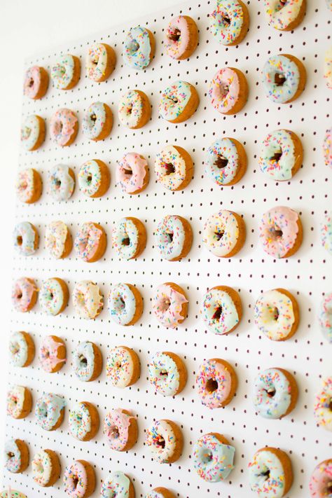 Donut Wall Birthday, Diy Donut Wall, Donut Station, Donuts Wall, Donut Float, Donut Board, Donut Wall Art, Donut Theme Party, Diy Donut