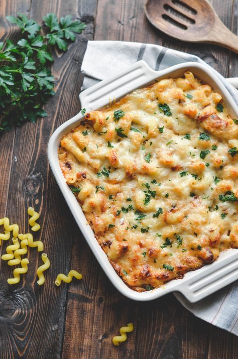 French Onion Mac And Cheese Recipe, French Onion Mac And Cheese, Onion Mac And Cheese, Mac And Cheese Recipes, Vegetarian Mains, Macaroni Recipes, Macaroni N Cheese Recipe, Baked Mac N Cheese, Baked Mac