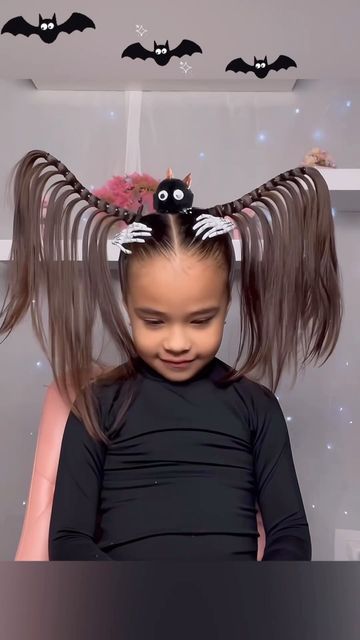 Party & Event Inspiration by Annie Harutoonian on Instagram: "Halloween hairstyle inspo for your next party ���🦇🧡 by @mia.peinadoss #theeventcollectivex #halloweenhairstyles" Girls Halloween Hairstyles, Halloween Hair Styles, Halloween Hairstyles For Women, Halloween Hairstyles For Kids, Festive Hairstyles, Halloween Hairstyle, Girl Hairdos, Halloween Hairstyles, Fancy Hair