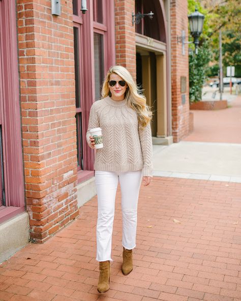 White Jeans For Fall Outfits, White Jeans In Winter Outfits, White Jeans Fall Outfit 2023, Autumn White Jeans, White Slim Fit Jeans For Fall, Versatile White Jeans For Fall, Winter White Jeans Outfit, White Pants Outfit Fall, White Pants Fall Outfit