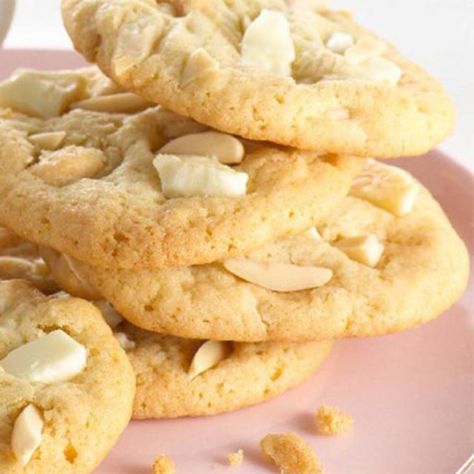 Almond White Chocolate Chunk Cookies Chocolate Almond Cookies, Chocolate Chunk Cookie Recipe, White Chocolate Cookies, Chocolate Almond, Chocolate Chunk, Chocolate Chunk Cookies, Almond Cookies, Cookie Exchange, Chocolate Almonds