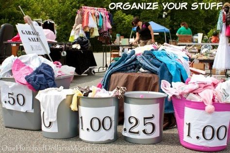 How to Sell More Stuff at Your Garage Sale - One Hundred Dollars a Month Yard Sale Ideas, Yard Sale Display, Yard Sale Hacks, Garage Sale Organization, Yard Sale Organization, Garage Sale Tips, Sale Signs, Rummage Sale, Sale Ideas