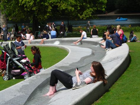 Public Water Fountain, Maze Playground, Diana Memorial Fountain, Diana Memorial, Taman Air, Hyde Park London, Public Space Design, Urban Landscape Design, Playground Design