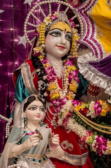 Lalita Sakhi Lalita Sakhi, Krsna Consciousness, Srimati Radharani, Sri Radha, Sri Sri, Radha Krishna Images, Krishna Images, Radhe Krishna, Krishna Art