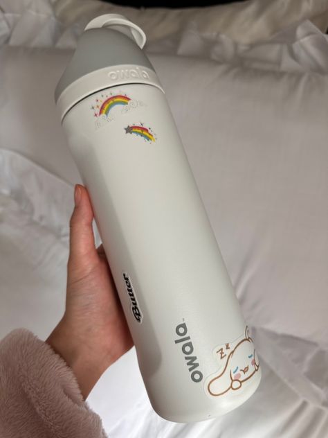 Aesthetic Big Water Bottle, Stickers On Water Bottle Aesthetic, Owala Bottle With Stickers, Aesthetic Water Bottle With Stickers, Owala Water Bottle With Stickers, Water Bottle Stickers Ideas, Owala Aesthetic, Owala Water Bottle Aesthetic, Water Bottle With Stickers