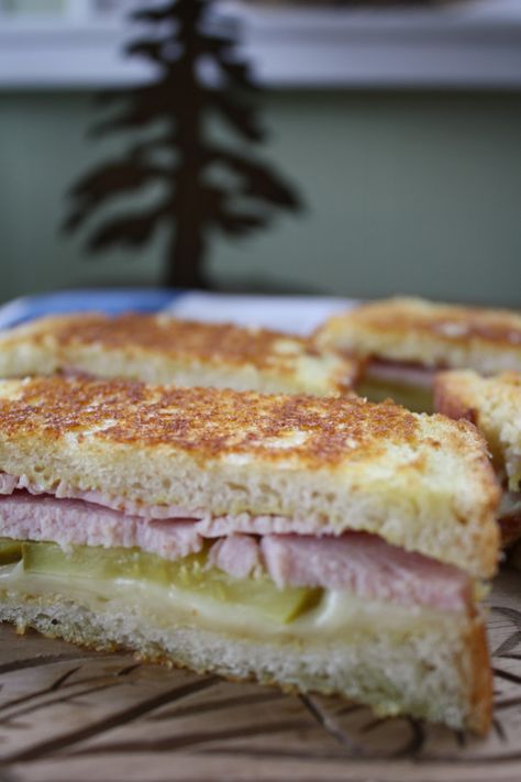 Grilled Cubano Sandwich with Slow-cooked Peameal Bacon Recipes With Peameal Bacon, Canadian Bacon Sandwich, Bacon Sandwich Recipes, Peameal Bacon, Bacon Dinner, Cubano Sandwich, Bundt Recipes, Bacon Sandwich, Canadian Food