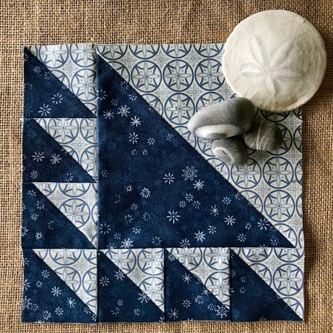 12 Inch Square Quilt Block Patterns, Farm Quilt Patterns Free, Classic Quilt Blocks Free Pattern, Quilt Patterns Free Beginner, Lady Of The Lake Quilt, Quilt Block Patterns Easy, Vintage Quilt Blocks, Lake Quilt, Projek Menjahit