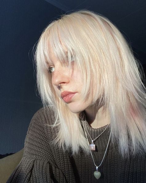 E Girl Makeup, Cute And Aesthetic, Shot Hair Styles, Alternative Hair, Platinum Blonde Hair, Hair Stylist Life, Hair Reference, Cut My Hair, Hair Inspo Color