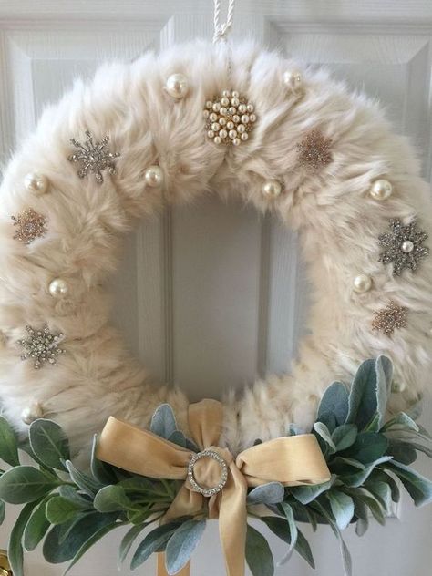 Glam Christmas Decor Ideas, Glamorous Christmas Decor, Christmas Dining Room Decor, Sugarplum Christmas, Hanging Centerpiece, Glam Christmas Tree, Holiday Decorating Ideas, Glam Christmas Decor, Glamorous Christmas