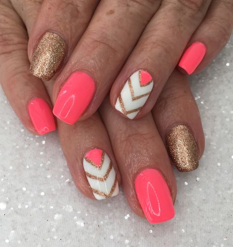 Coral Gold Nails, Hot Coral Nails, Coral And Gold Nails, Neon Coral Nails, Coral Nails With Design, Coral Nails, Cute Simple Nails, Neon Coral, Coral And Gold