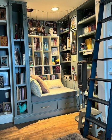 Cozy Reading Room, Office Shelves, Bookcase Bar, Jennifer L Armentrout, Library Inspiration, Built In Desk, Cozy Reading Nook, My Office, Home Office Space