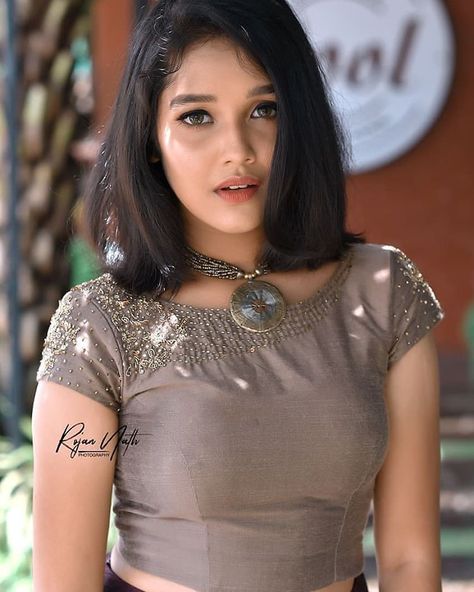 Anika Surendran, Anikha Surendran, Child Actresses, Indian Beauty Saree, Desi Beauty, Stylish Girl, Asian Beauty, Actresses, India