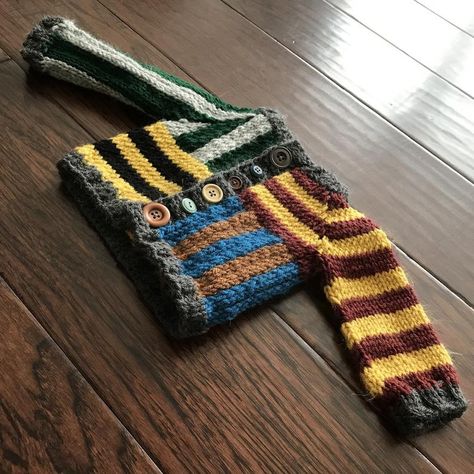 Knit a Colorful Harry Potter-Inspired ‘House Spirit Cardigan’ | KnitHacker Harry Potter Jumper, Harry Potter Cardigan, Harry Potter Knitting, Knitted Heart Pattern, Harry Potter Knit, Rachel Roberts, Harry Potter Crochet, Cable Knitting Patterns, Crochet Jumper