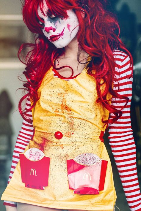 Ronald Mcdonald Cosplay, Mcdonald Cosplay, Ronald Mcdonald Costume, Eve Costume, Costumes 2024, Annual Halloween Party, Matching Halloween Costumes, Creepy Halloween Makeup, Cute Halloween Makeup