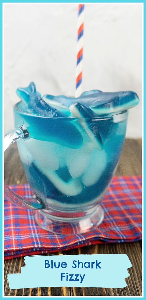 Blue Shark Fizzy Recipe for Shark Week - Shark Week Drinks Blue Shark Drink, Shark Week Snacks, Shark Drink, Shark Week Drinks, Shark Week Recipes, Week Snacks, Kfc Recipes, Copycat Kfc, Week Recipes