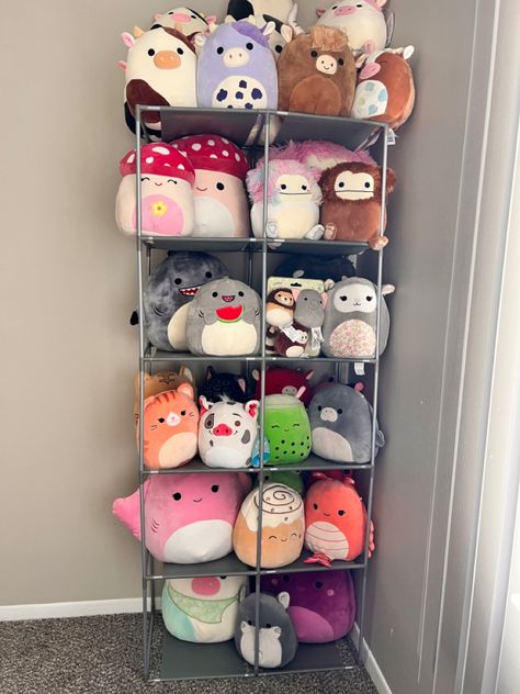 Squishmallow Organization Ideas, Squishmallow Organization, Squishmallow Display, Squishmallow Storage, Squishmallow Collection, Apartment Vibes, Cute Squishies, Cute Room Ideas, Diy Holder