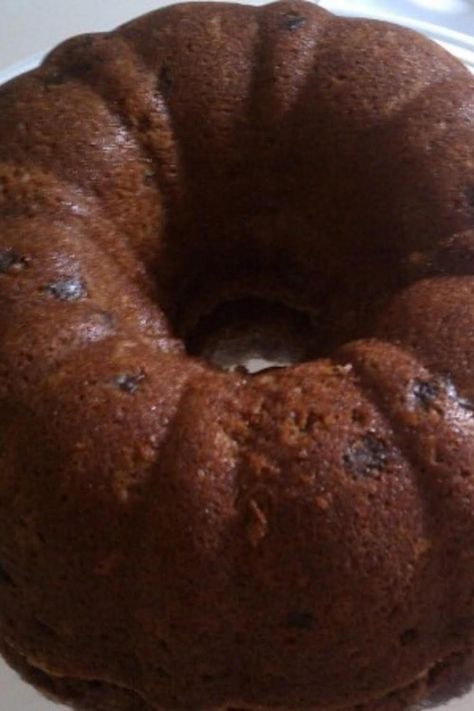 Apple Raisin Spice Cake, Spice Cake Recipes With Raisins, Applesauce Raisin Cake Recipe, Spice Cake With Raisins, Applesauce Cake Old Fashioned, Applesauce Raisin Cake, Raisin Spice Cake, Recipes With Applesauce, Applesauce Bundt Cake Recipe