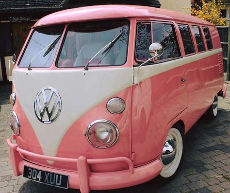 Omg VW B pink Combi Hippie, Vw Buzz, Kombi Motorhome, Van Vw, Kdf Wagen, Volkswagen Vans, Vintage Camper Remodel, Volkswagen Van, Vintage Vw Bus