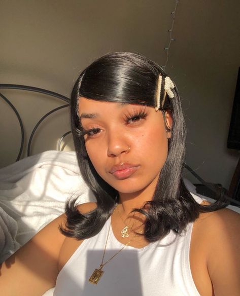 @moriahkaelyn Short Baddie Hairstyles, Short Hairstyles Straight Hair, Cute Shoulder Length Hairstyles, Flat Iron Hairstyles, Iron Hairstyles, Black Hair 90s, Grad Hair, Future Hairstyles, Office Fits