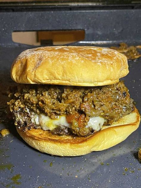 Wagyu Smash Burger Smash Burger Recipe, Blackstone Recipes, Blackstone Grill, Griddle Recipes, How To Cook Burgers, Burger Press, Blackstone Griddle, Dinner With Ground Beef, Beef Chili