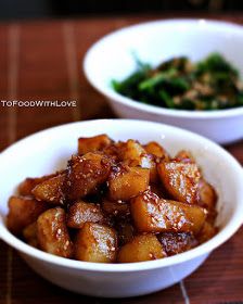 Korean Potato Side Dish, Gamja Jorim, Koreansk Mad, Korean Potatoes, Koreansk Mat, Potato Side Dish, Korean Side Dishes, General Tso, Korean Cooking