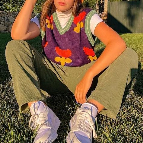 Flower Vest Outfit, Colorful Vest Outfit, Colourful Outfits Aesthetic, Kidcore Girl, Picnic Fits, Kidcore Style, Kidcore Outfit, Kidcore Fashion, Indie Outfit Inspo