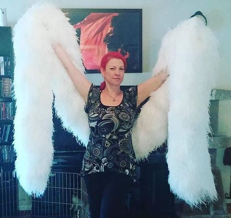 Huge Boa (Blaze Burlesque) Burlesque Inspiration, Shawl For Wedding, X Men Costumes, Feather Outfit, Men Costumes, Feather Boas, Dress Shawl, Gala Ideas, Feather Fashion