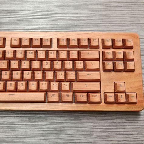 Wood Keyboard, Wooden Keyboard, Diy Mechanical Keyboard, Aesthetic Dream, Mechanical Keyboard, Something Different, Bedroom Aesthetic, Cherry Wood, Handmade Wooden