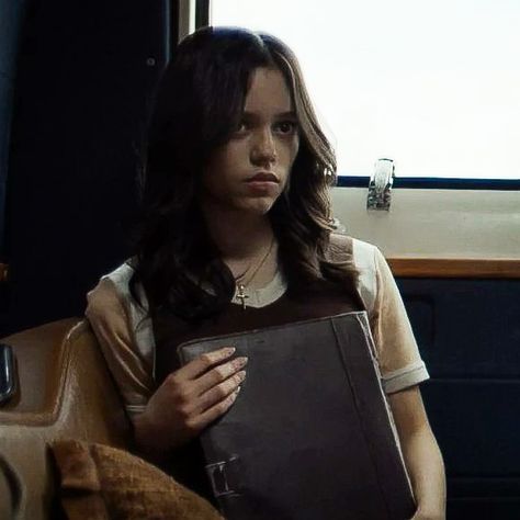 jenna ortega as lorraine day in x (2022) icon mine Jenna Ortega In Movies, Jenna Ortega Characters, Woman Celebrity Crush, Jenna Ortega Lorraine, I Love Women Icon, Jenna Ortega Movies, Jenna Ortega 2022, Tara Carpenter Icons, Jenna Ortega The Fallout