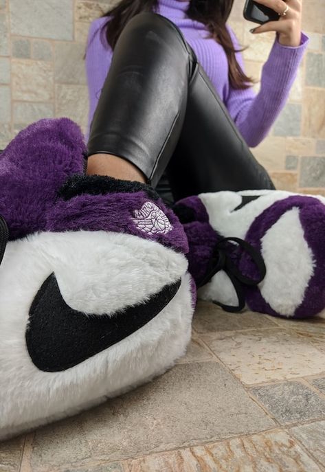 Jordan 1 Slippers, Hypebeast Sneakers, Purple Slippers, Fluffy Shoes, Nike Air Jordan 1 Retro, Purple Nikes, Cute Slippers, Nike Air Shoes, Cute Nike Shoes