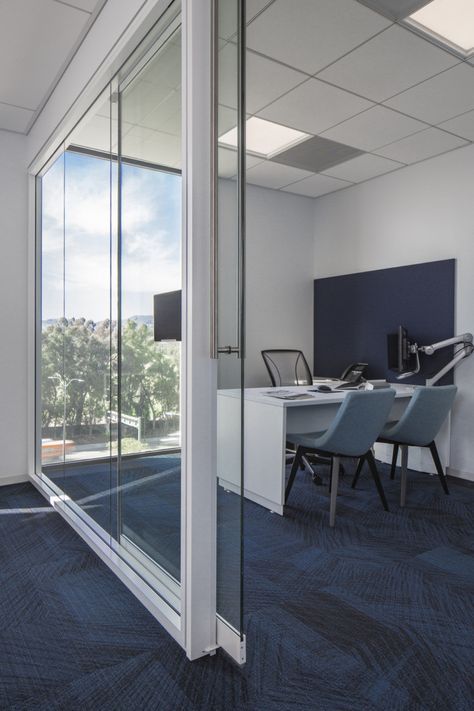 FTI Consulting Century City Architecture Firm Office, Financial Office Interior Design, Blue Carpet Office Interior Design, Boston Consulting Group Offices, Technology Company Office Design, Work Office Decor Ideas, Consulting Room, Studio Workspace, Executive Room