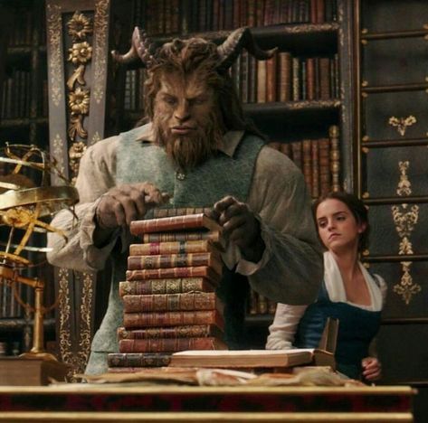 Beauty And The Beast Movie 2017, Fera Disney, Beast Live Action, Belle Aesthetic, Beast Film, Beast's Castle, Beauty And The Beast Movie, Belle And Beast, Beast Wallpaper