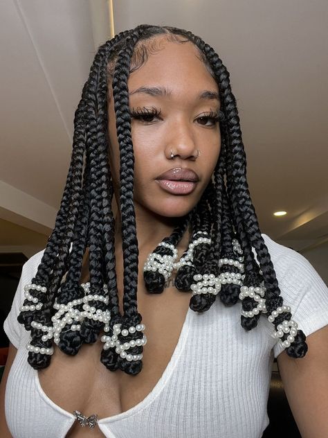 the culture | magazine (@galactamelanin) on X Creative Protective Hairstyles, Box Braids Mixed Colors, Cultural Braids, Haircuts For Black Woman, Colors Box Braids, Braids Short Hair, Braid Hairstyles Ideas, Box Braids Knotless, Iconic Hair